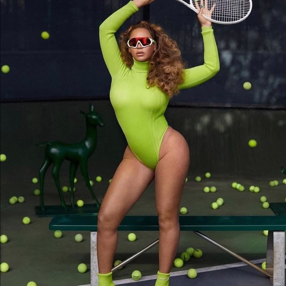 IVY PARK Other - 🐝 IVY PARK/ ADIDAS “HALLS OF IVY” Bodysuit